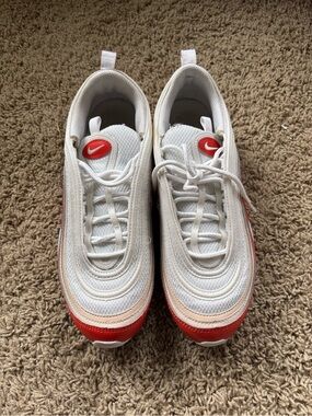 Nike White and Red Wave-Detail Sneakers